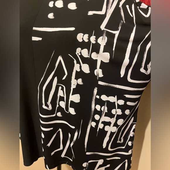 Joseph Ribkoff Color-blocked Printed Top
Style 221116, size 8 - Picture 4 of 8